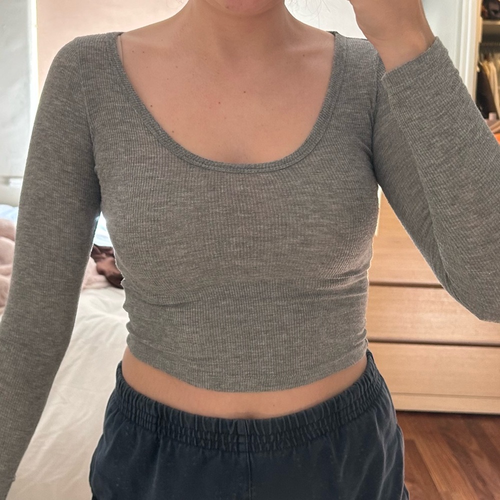 Brandy Melville Gray Cropped Long Sleeve